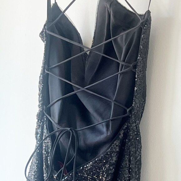 Jovani JVN Prom/Formal Black Sequined V-Neck Open/Lace Up Back Dress Size 4 - Picture 4 of 12